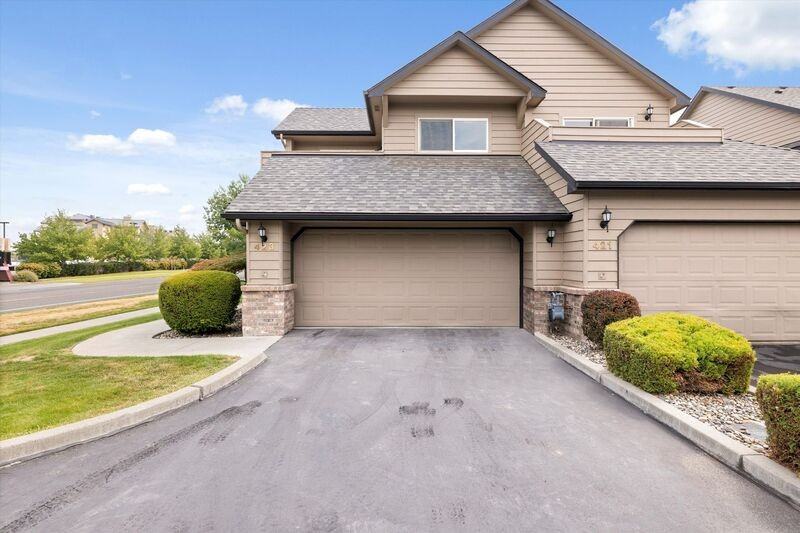 423 Columbia Point Dr - Photo 3 of 26