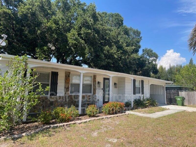 2101 Magnolia St - Photo 3 of 18