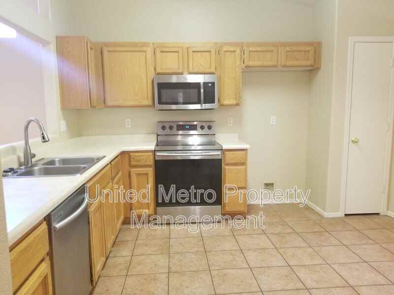 11351 W Seldon Ln - Photo 2 of 13