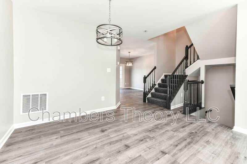43642 Lees Mill Sq - Photo 4 of 33