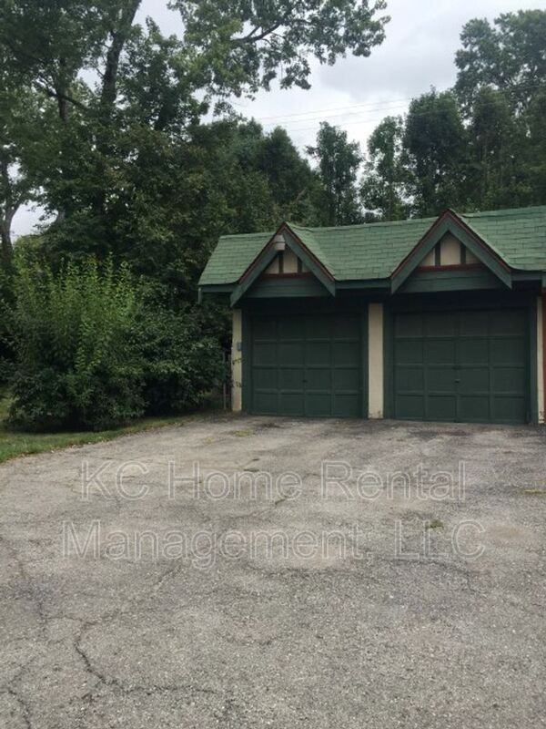 3725 Locust St - Photo 2 of 35