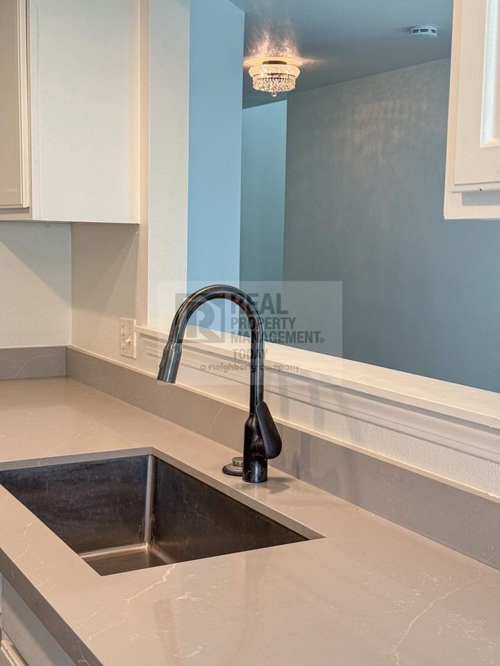 Yang - 330/332 - Photo 3 of 18