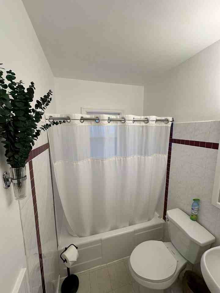 202 E Foster Ave - Photo 3 of 35