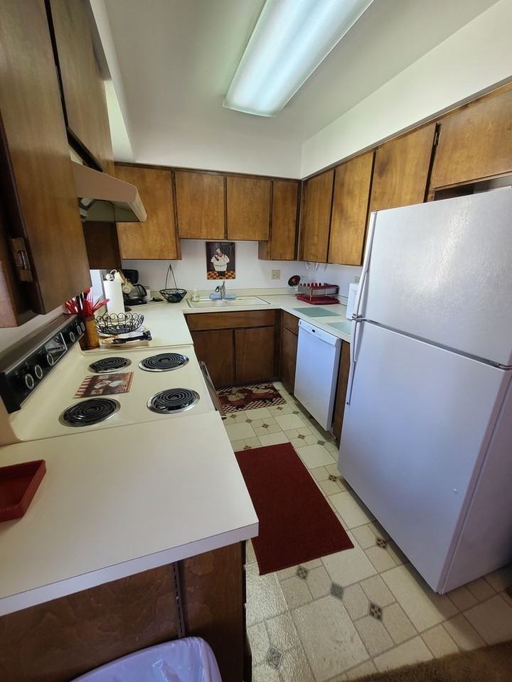 8206 N Ridgewood Dr #3 - Photo 5 of 29