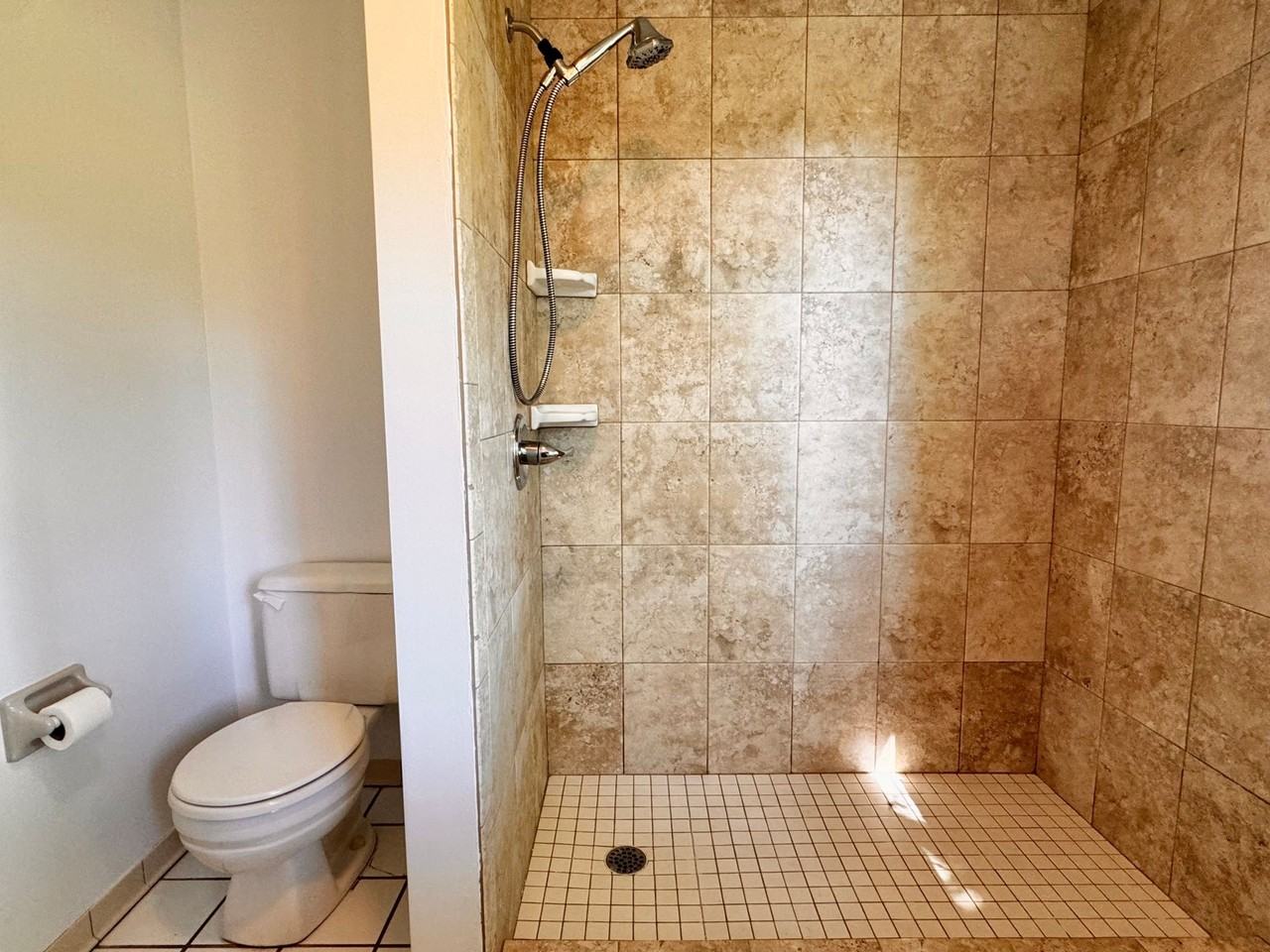2472 Red Hill Rd - Photo 7 of 43