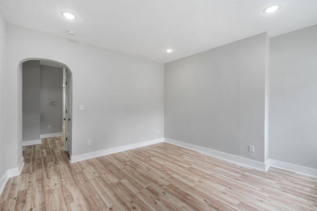 373 Main St - Photo 2 of 27