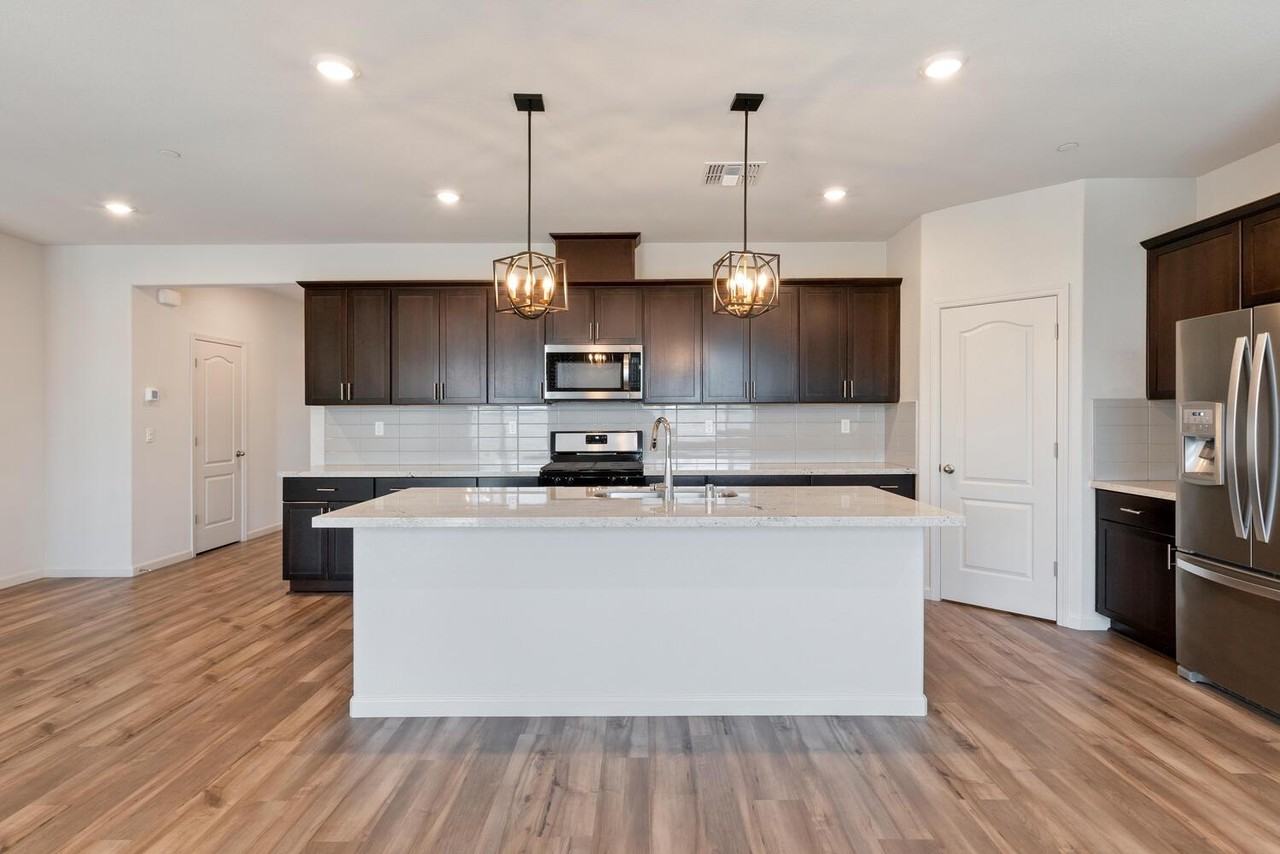 1849 Holland Ln - Photo 6 of 26