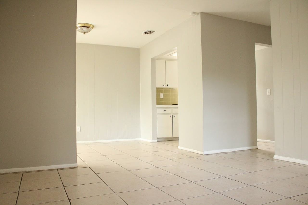 3819 N 57th St - Photo 3 of 13