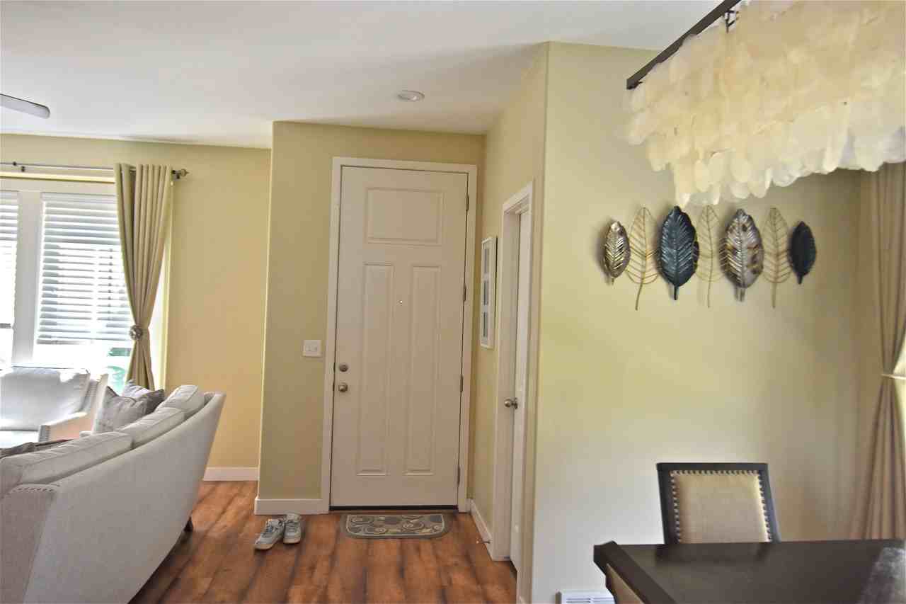 10217 S Split Rock Dr - Photo 3 of 33
