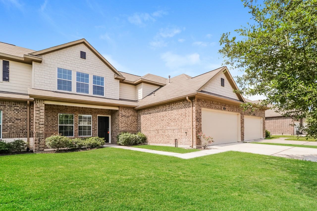 12251 Ghita Ln - Photo 2 of 17