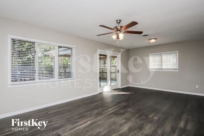 881 Park Manor Dr - Photo 3 of 15