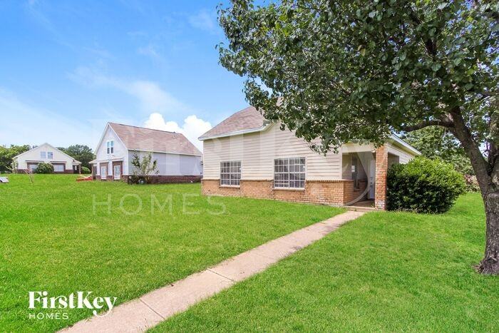 10229 Pondwood Dr - Photo 2 of 16