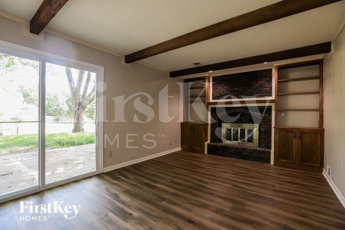 1118 E Elizabeth St - Photo 3 of 14