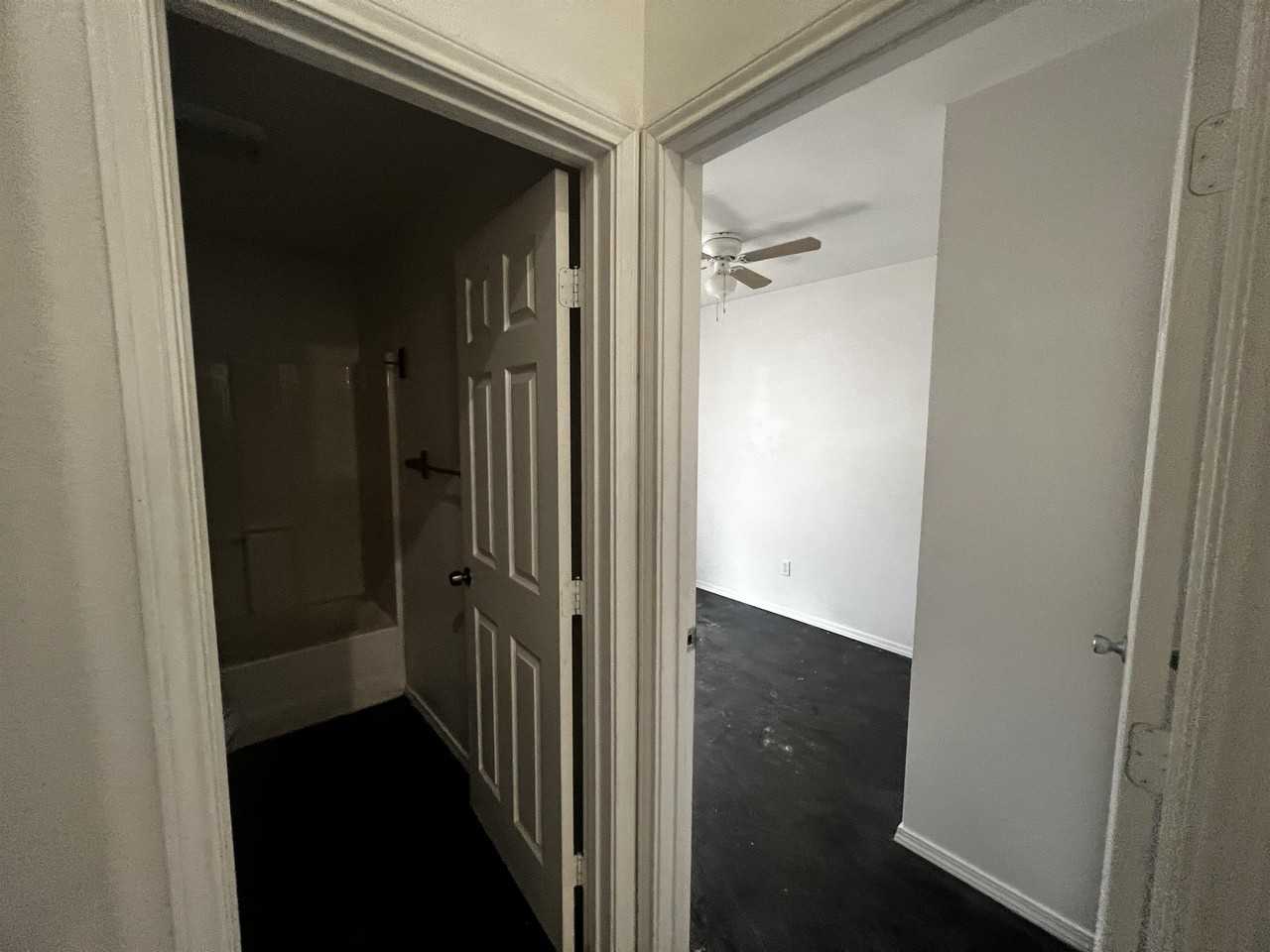 Creekside Villas - Photo 4 of 50