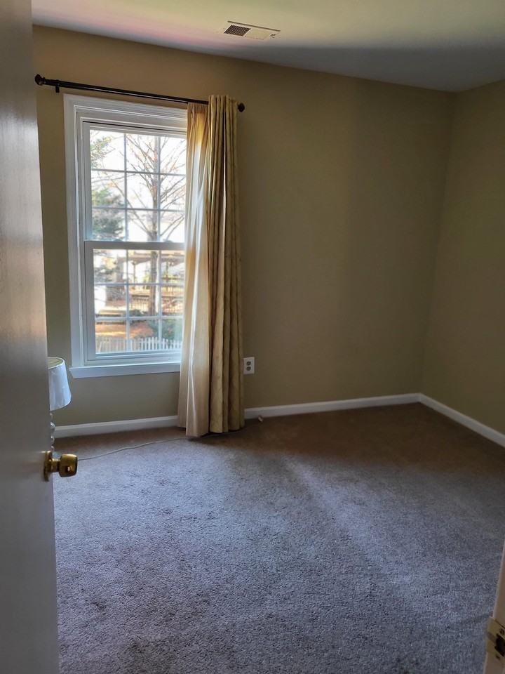 13902 Heatherstone Drive - Photo 2 of 23