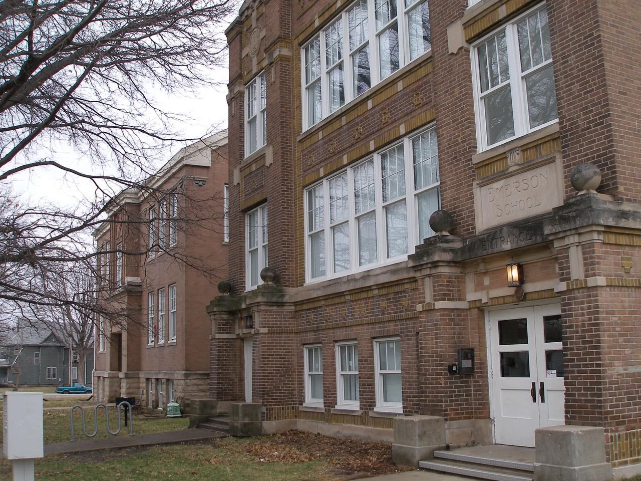 314 Randolph Street - Photo 7 of 32