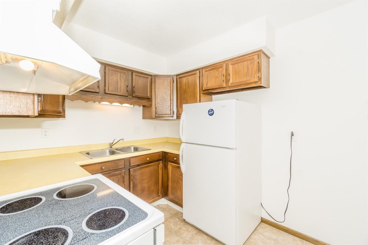 Royal Dr 2507 - 2527 - Photo 2 of 24