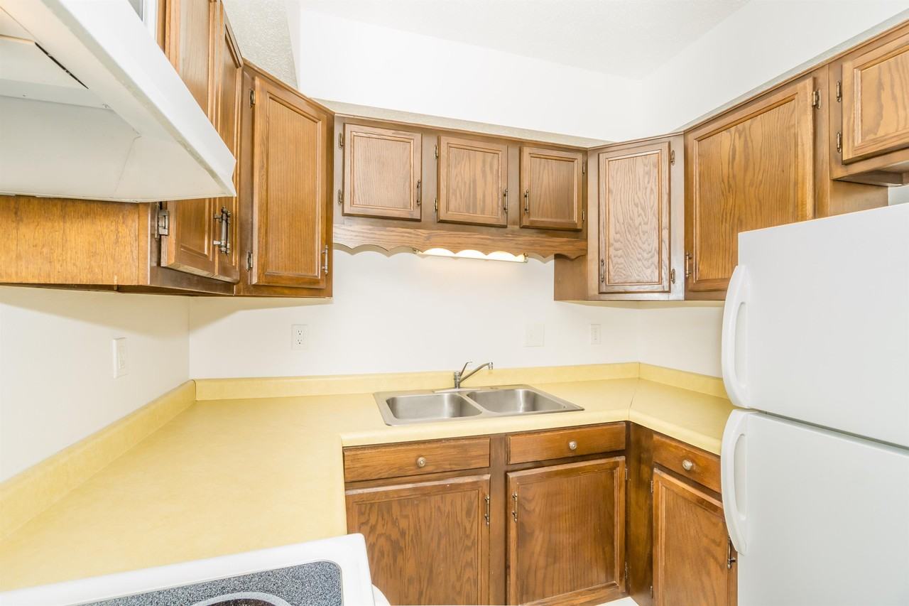 Royal Dr 2507 - 2527 - Photo 3 of 24