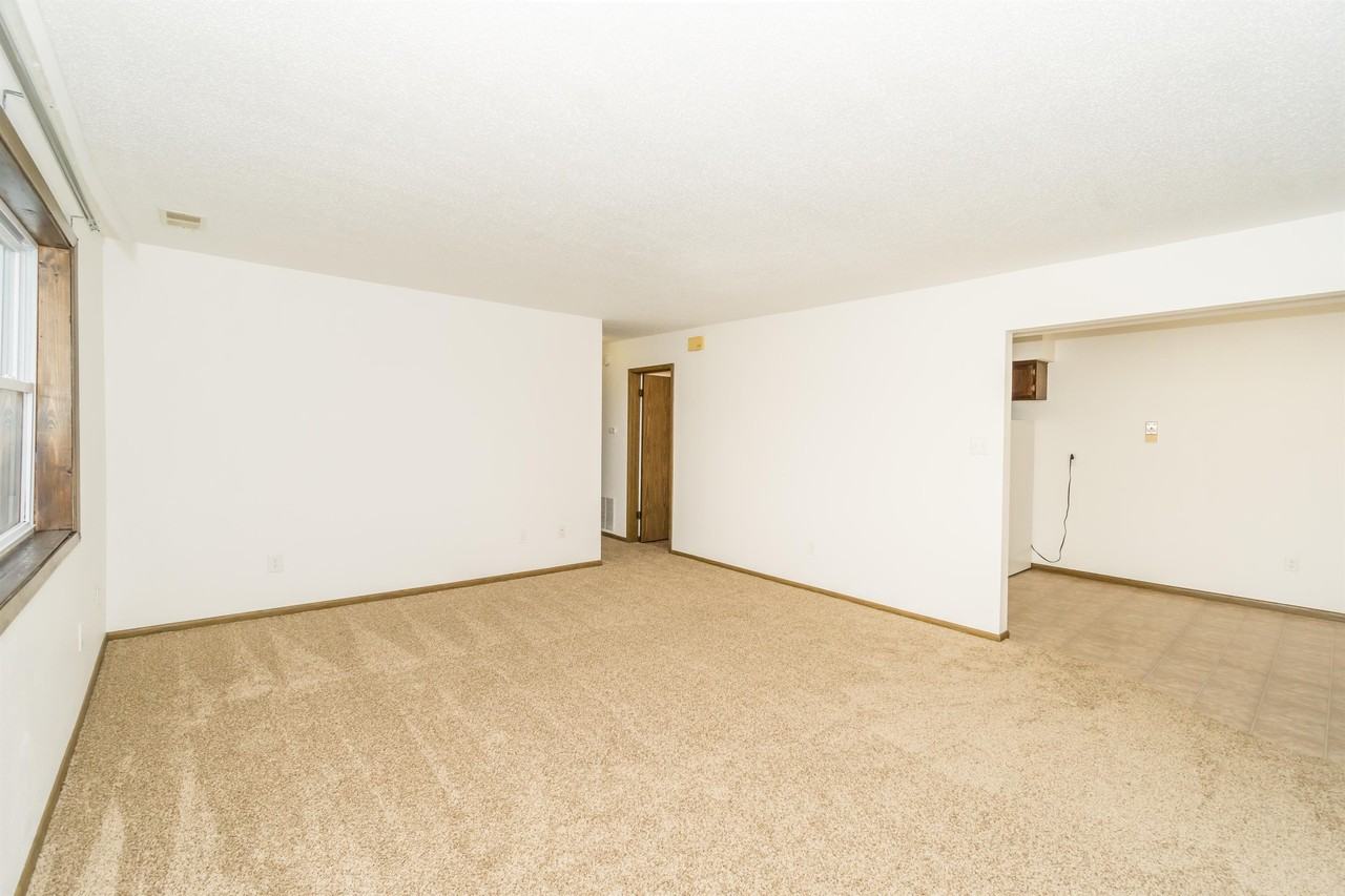 Royal Dr 2507 - 2527 - Photo 7 of 24