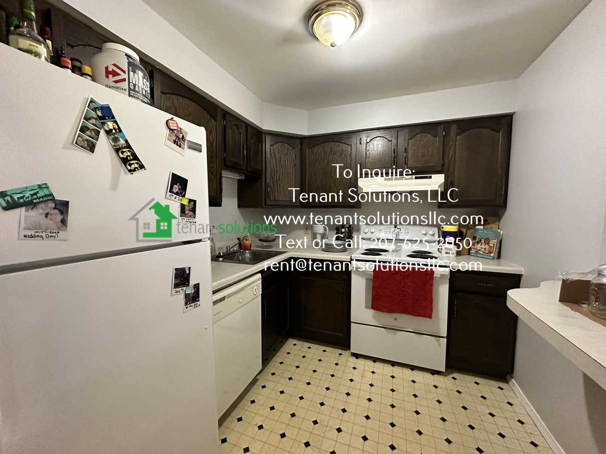 576 Riverside Drive - Photo 4 of 12