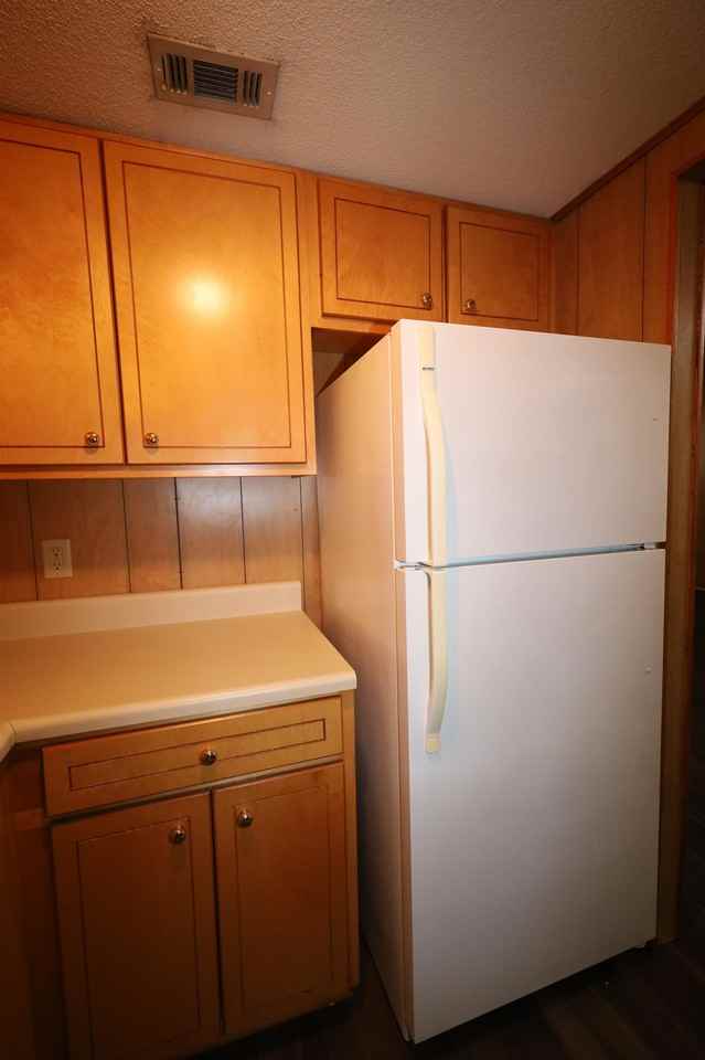 207 East Moore Street - Photo 4 of 7