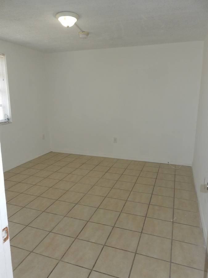 042-5814 NE 4th Court - Photo 6 of 23