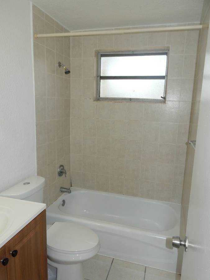 042-5814 NE 4th Court - Photo 7 of 23