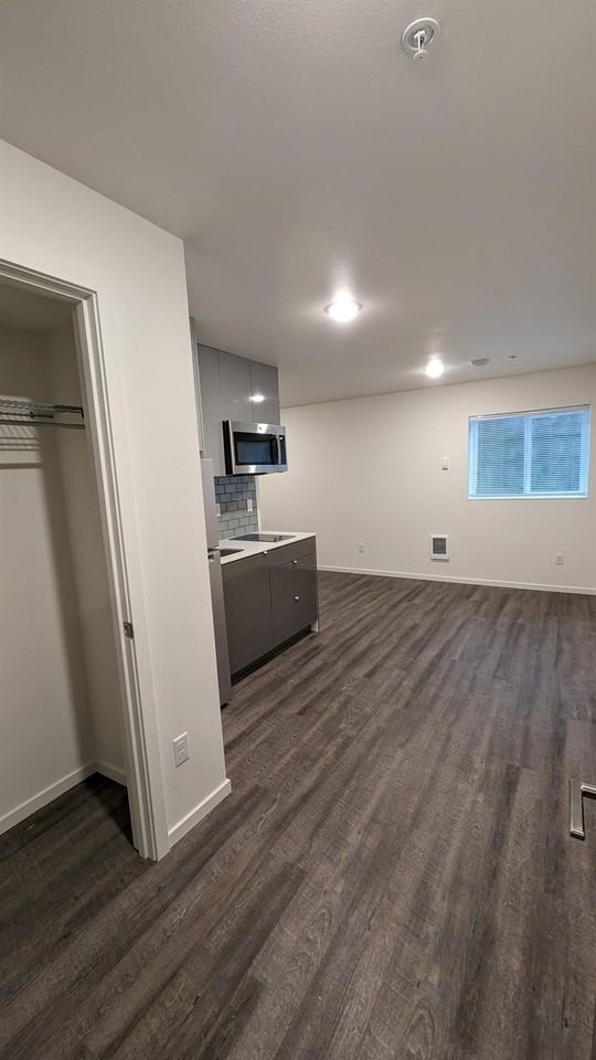 Kale Studios - Photo 3 of 50