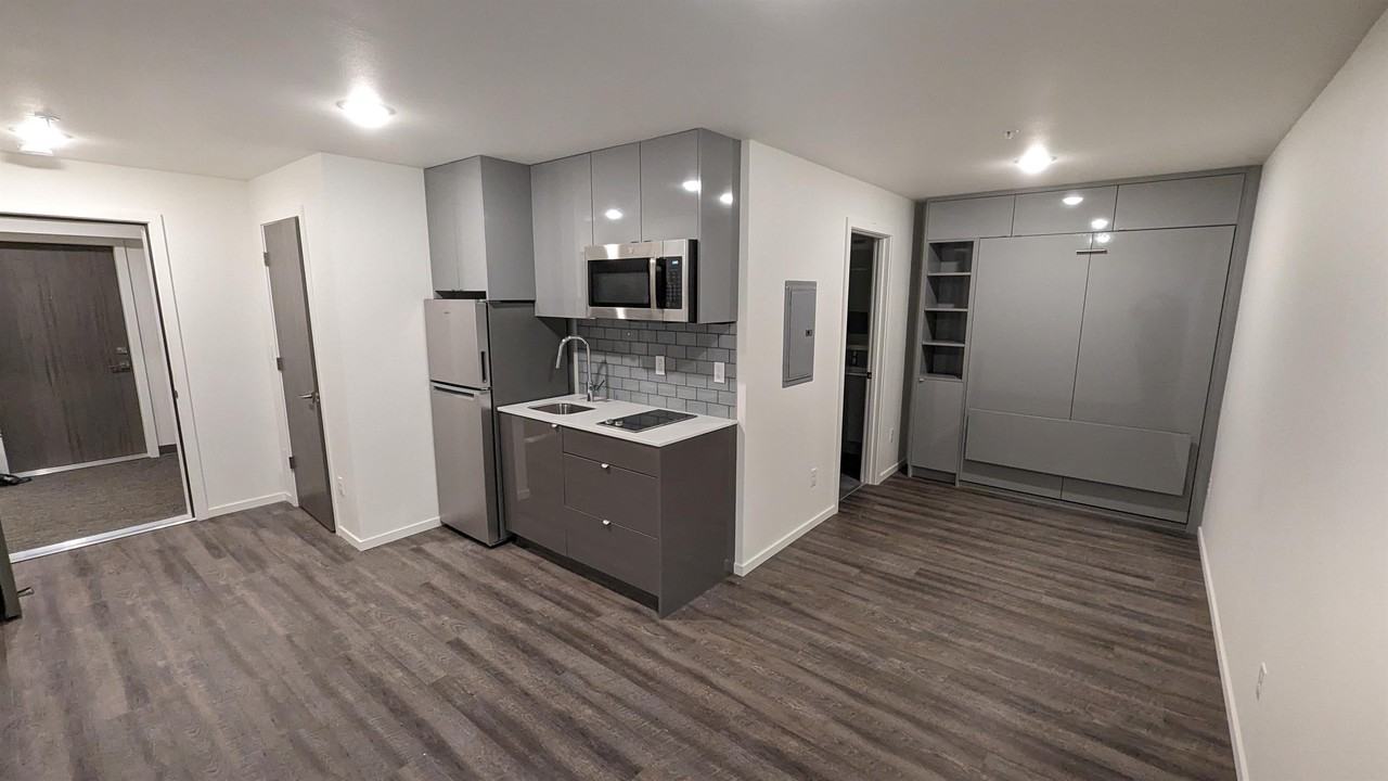 Kale Studios - Photo 4 of 50