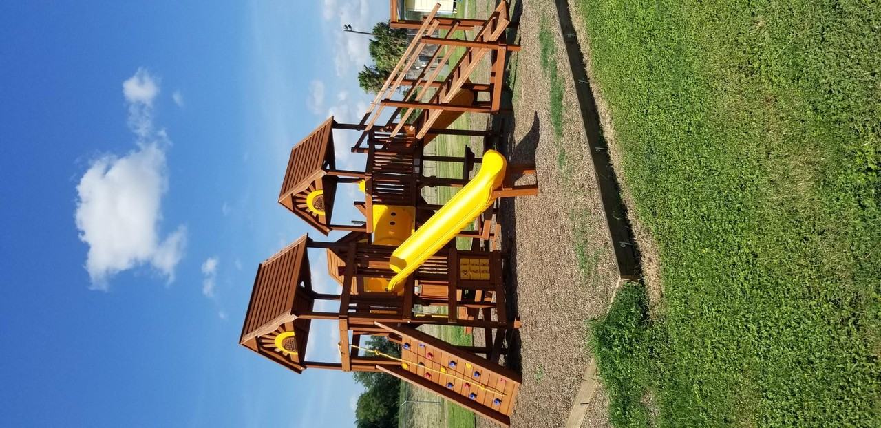 Oak Terrace Apartments - Photo 2 of 50