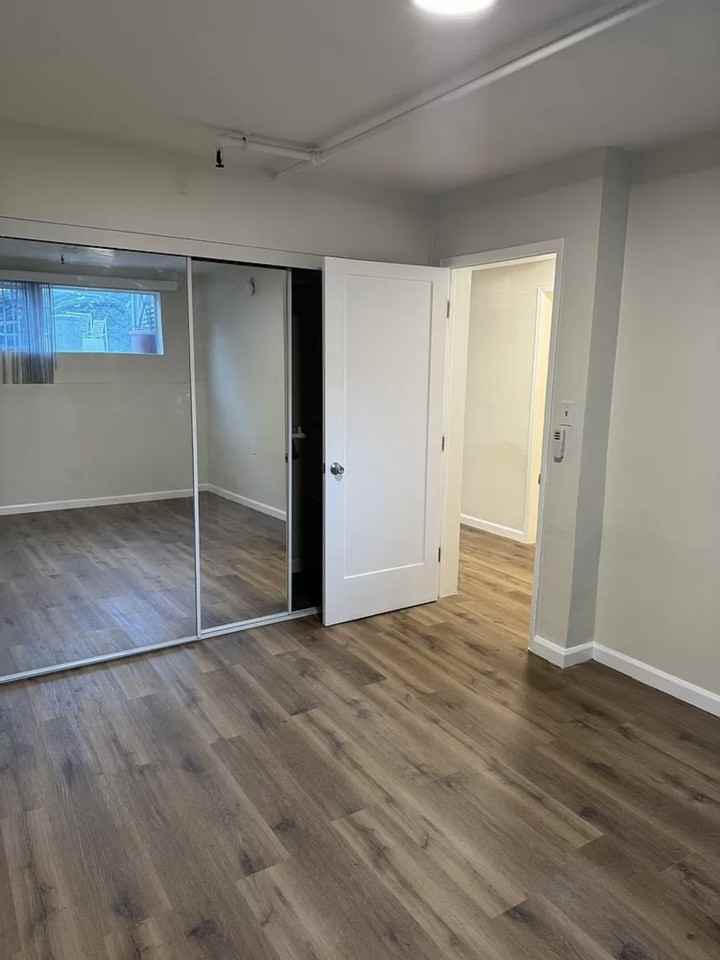 4705 Franklin - Photo 4 of 12