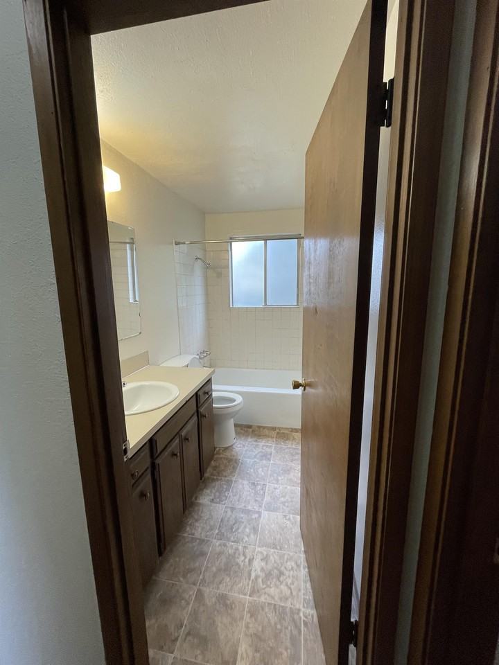 P129B - Photo 4 of 7