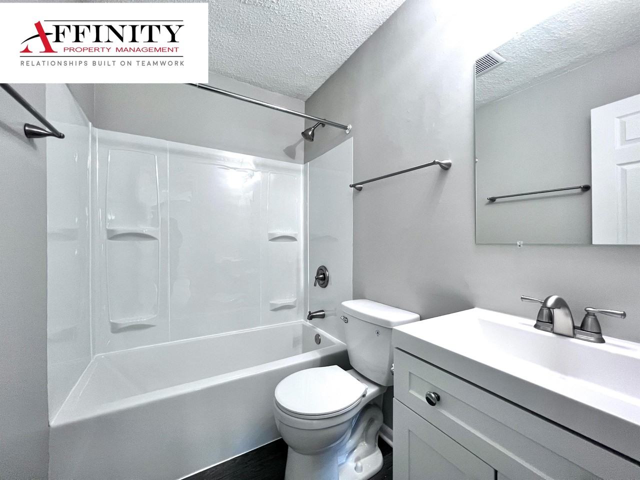 1507 N 55th Dr #B - Photo 7 of 9
