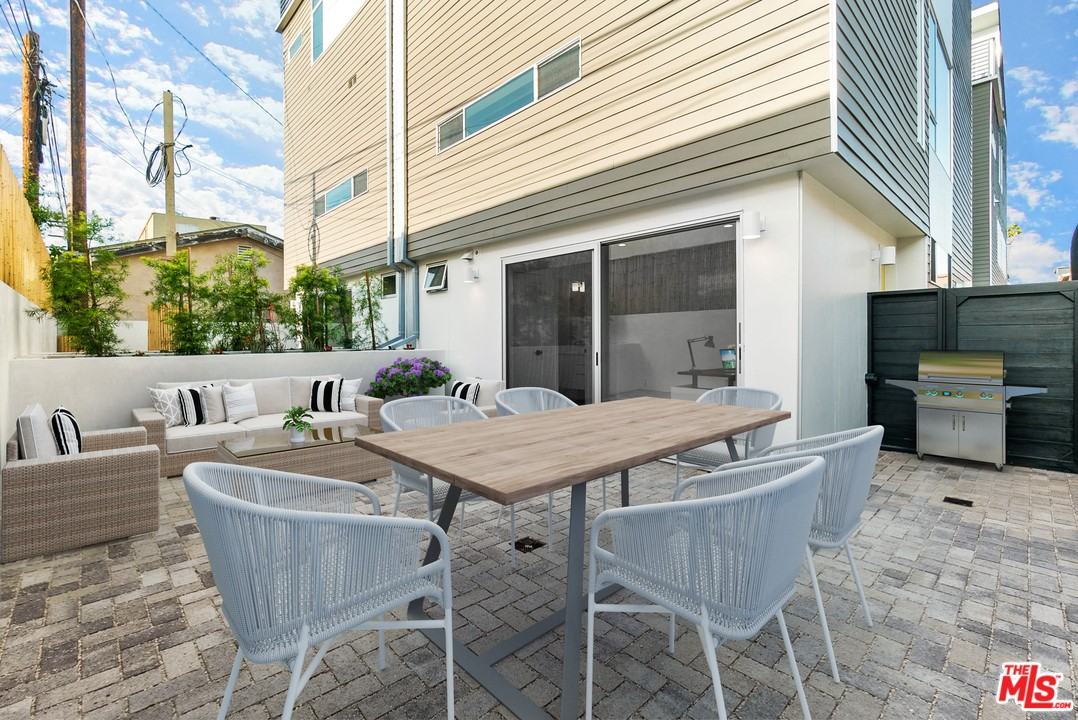 423 1/2 S Wilton Pl #1 - Photo 5 of 24