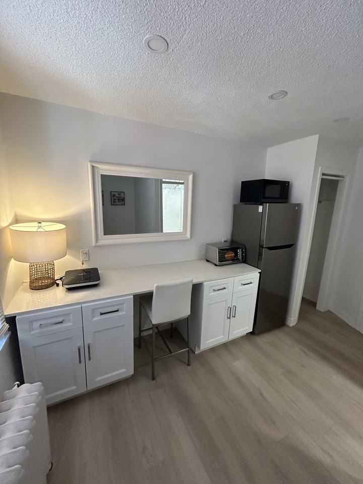 Oak Park Apartments - Photo 4 of 10