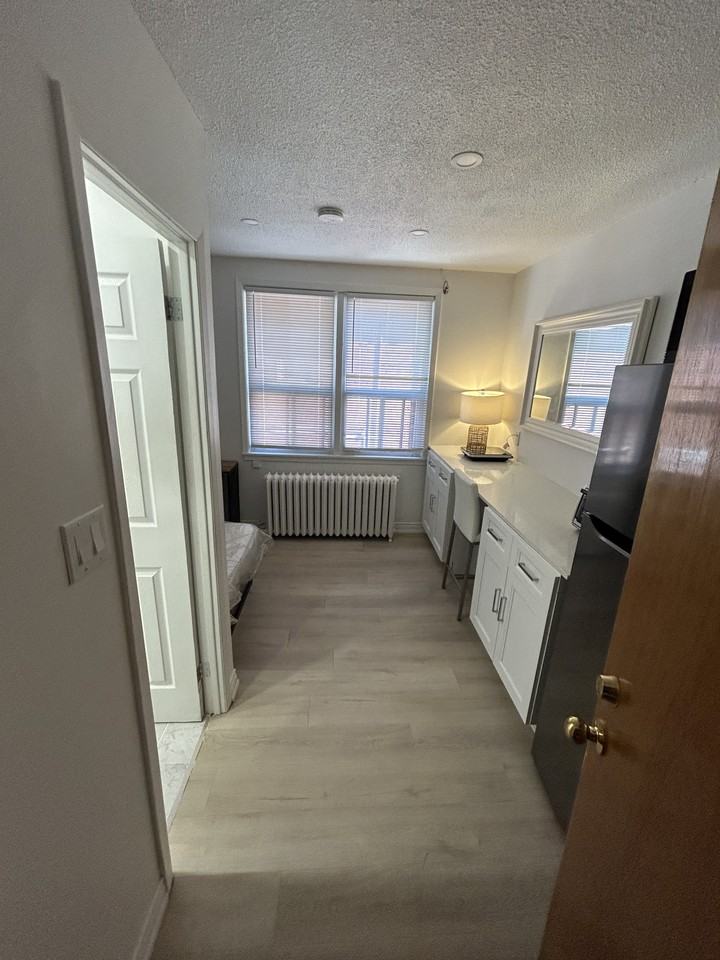 Oak Park Apartments - Photo 3 of 10