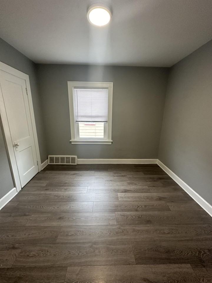 4911 E 108th St - Photo 5 of 10