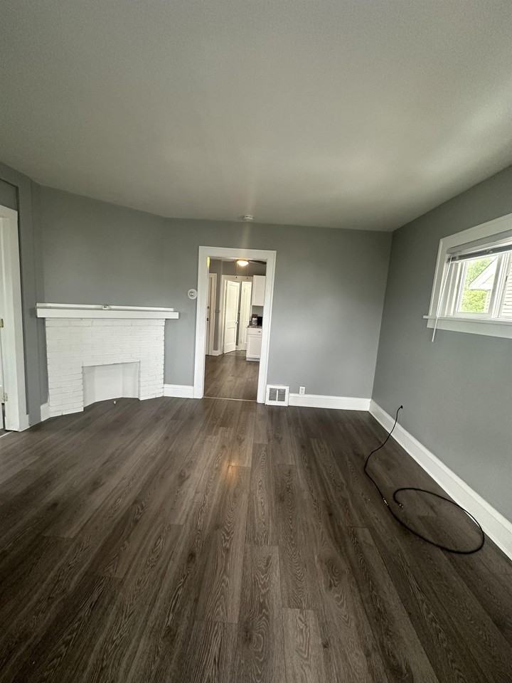 4911 E 108th St - Photo 4 of 10