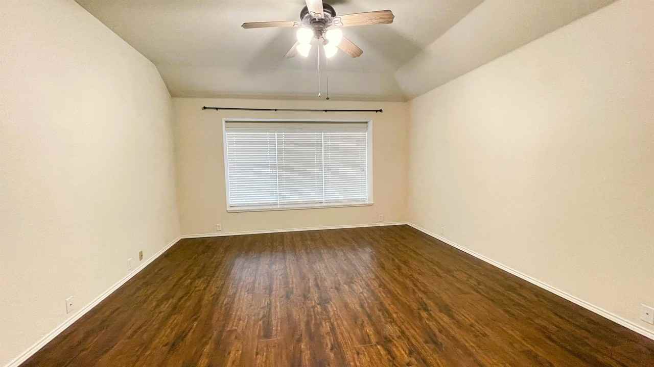 8209 Macgregor Dr - Photo 3 of 24