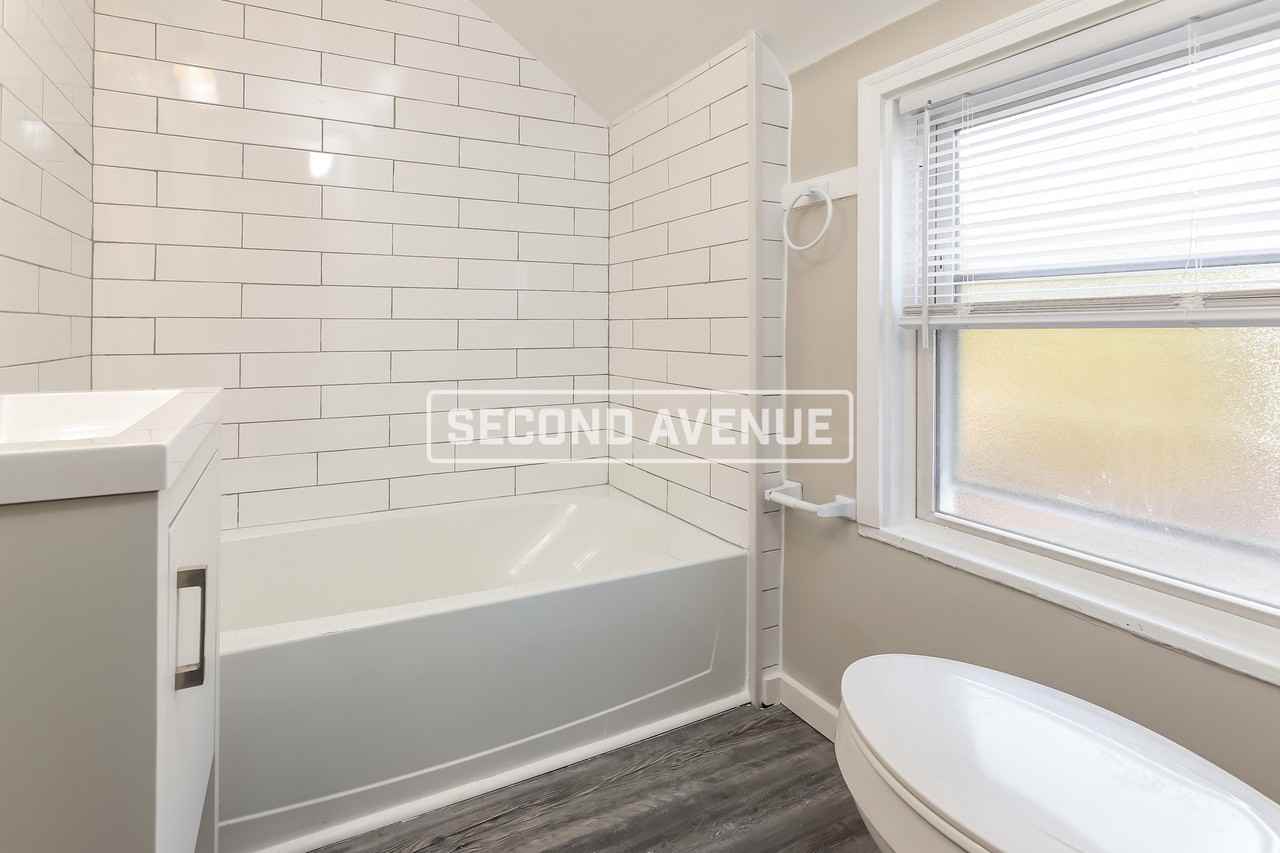 928 Kennedy Dr - Photo 7 of 12