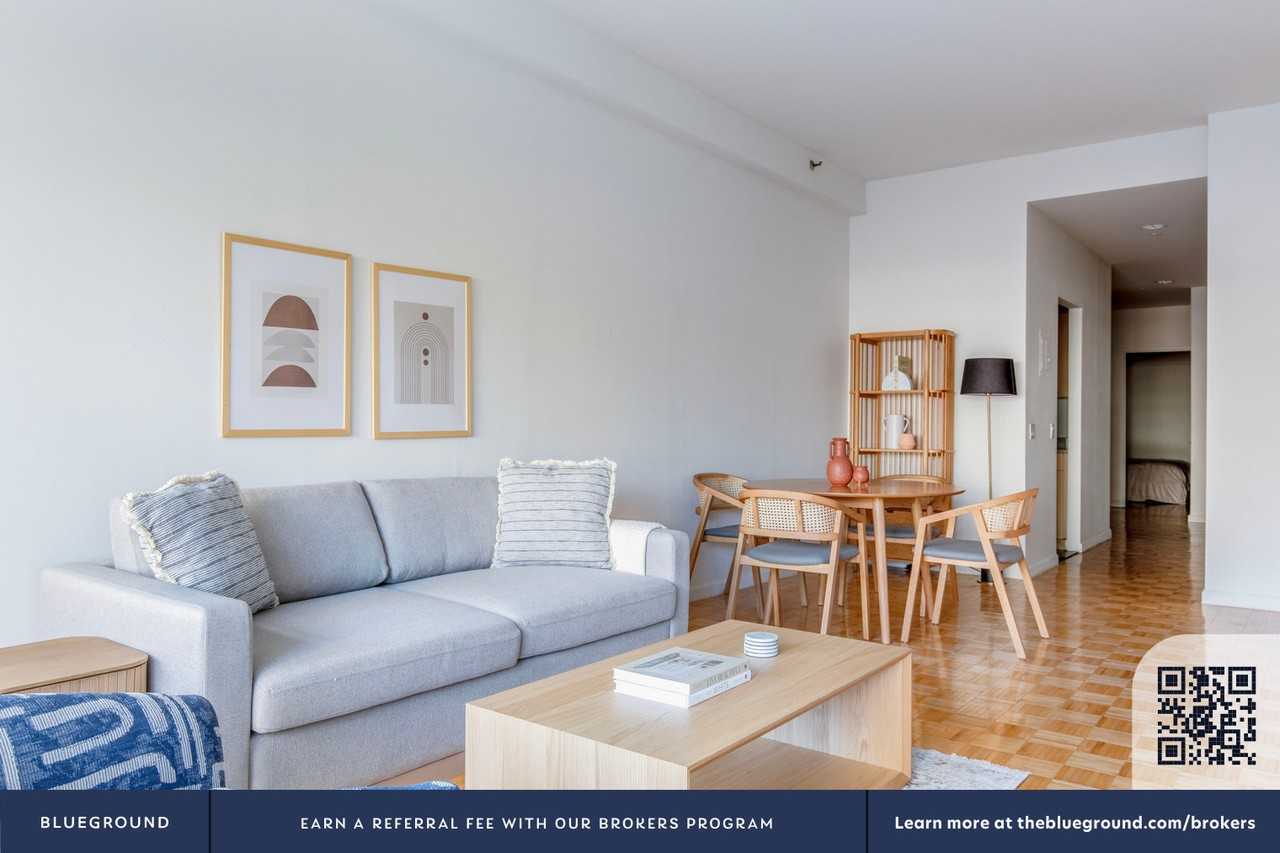 90 Washington Street - Photo 5 of 33