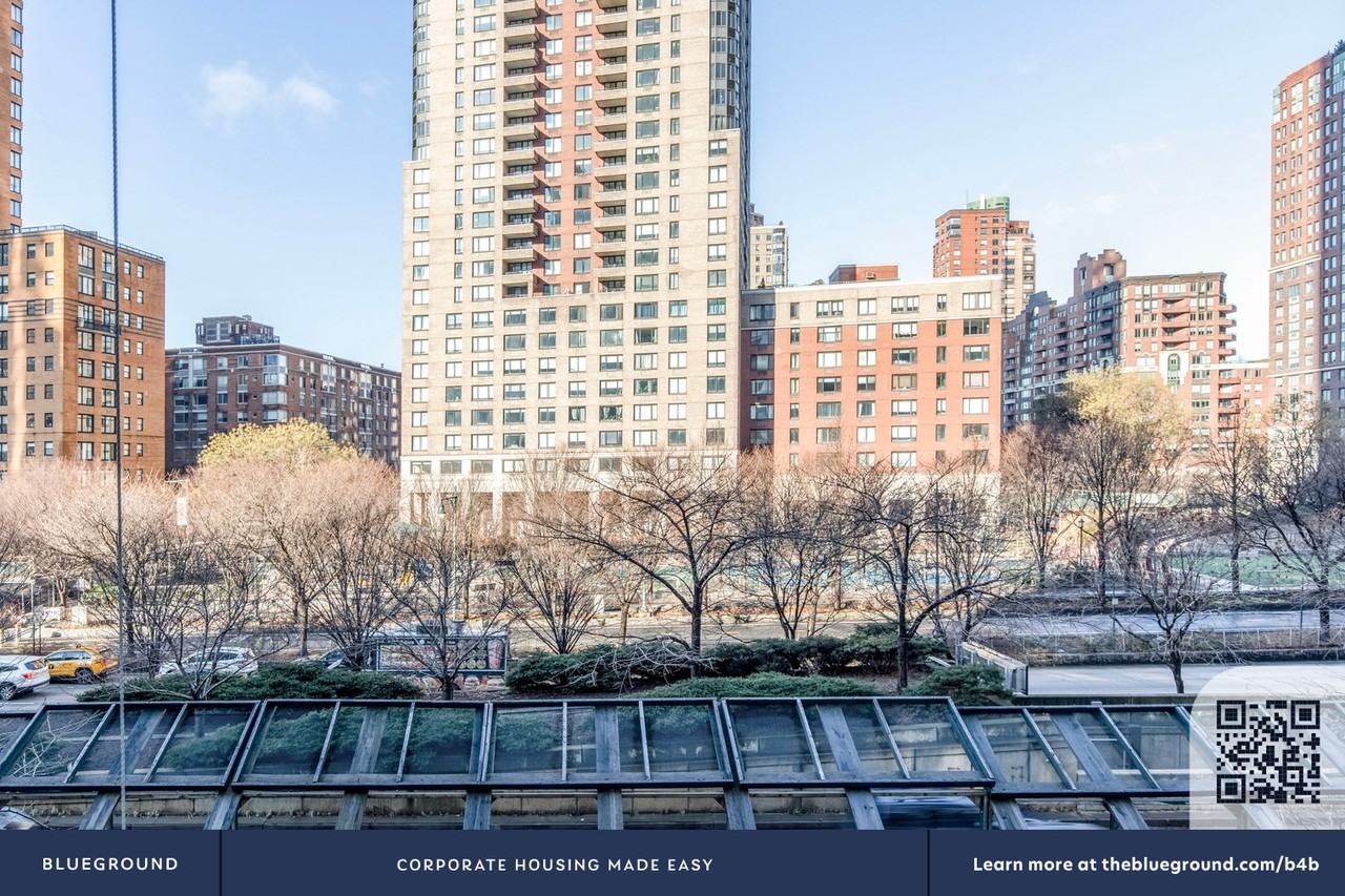 90 Washington Street - Photo 6 of 33
