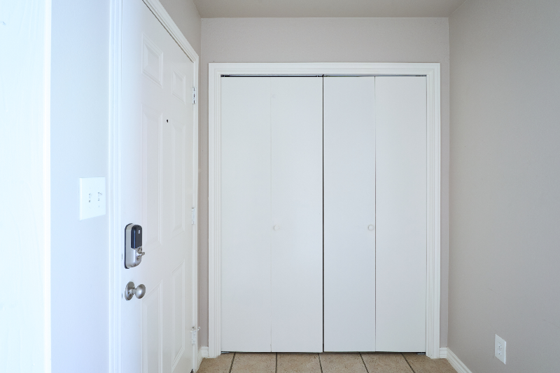 1582 Parkfield Cir - Photo 7 of 28