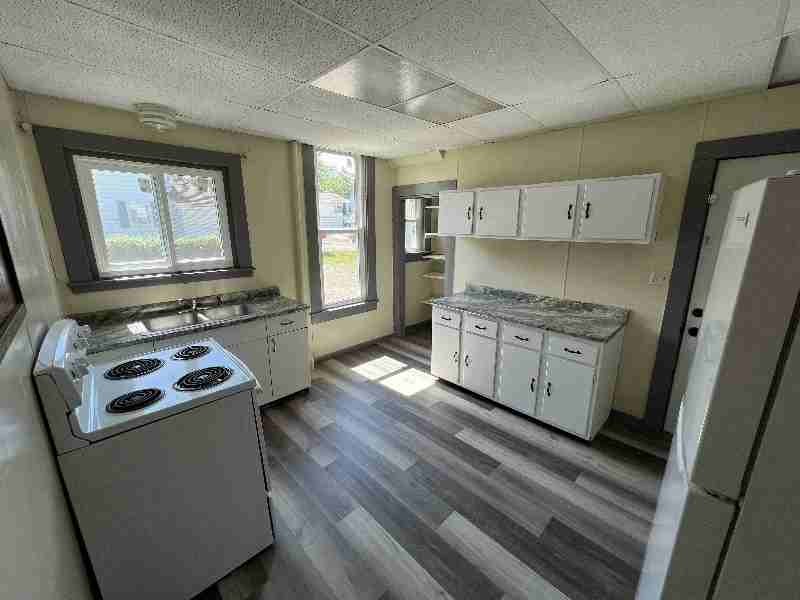 36 E Elm St - Photo 2 of 11