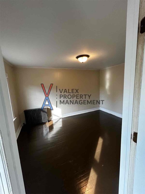 803 Kossuth Ave - Photo 2 of 7