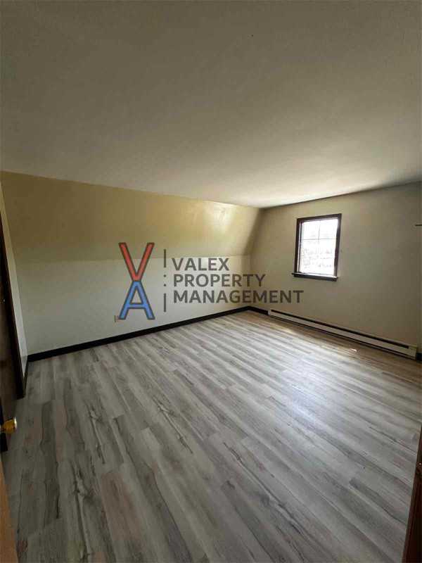 1816 Red Barn Village Rd - Photo 3 of 9