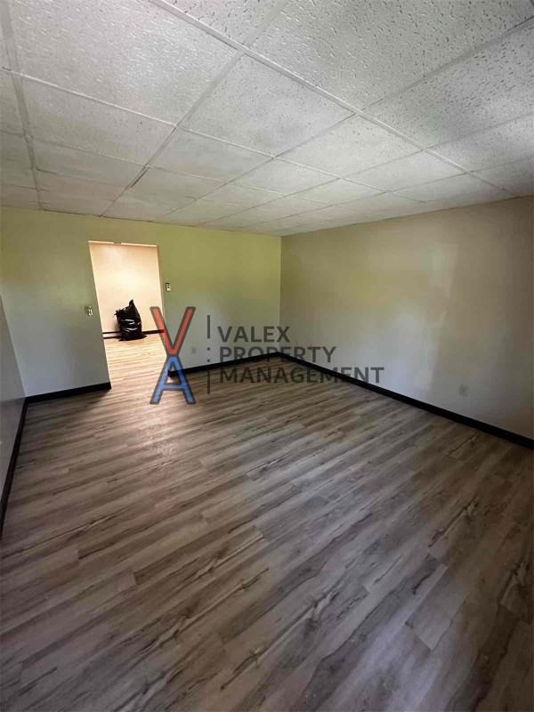 1823 Red Barn Village Rd - Photo 2 of 9