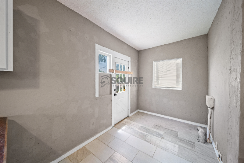 1309 Askew Ave - Photo 2 of 32