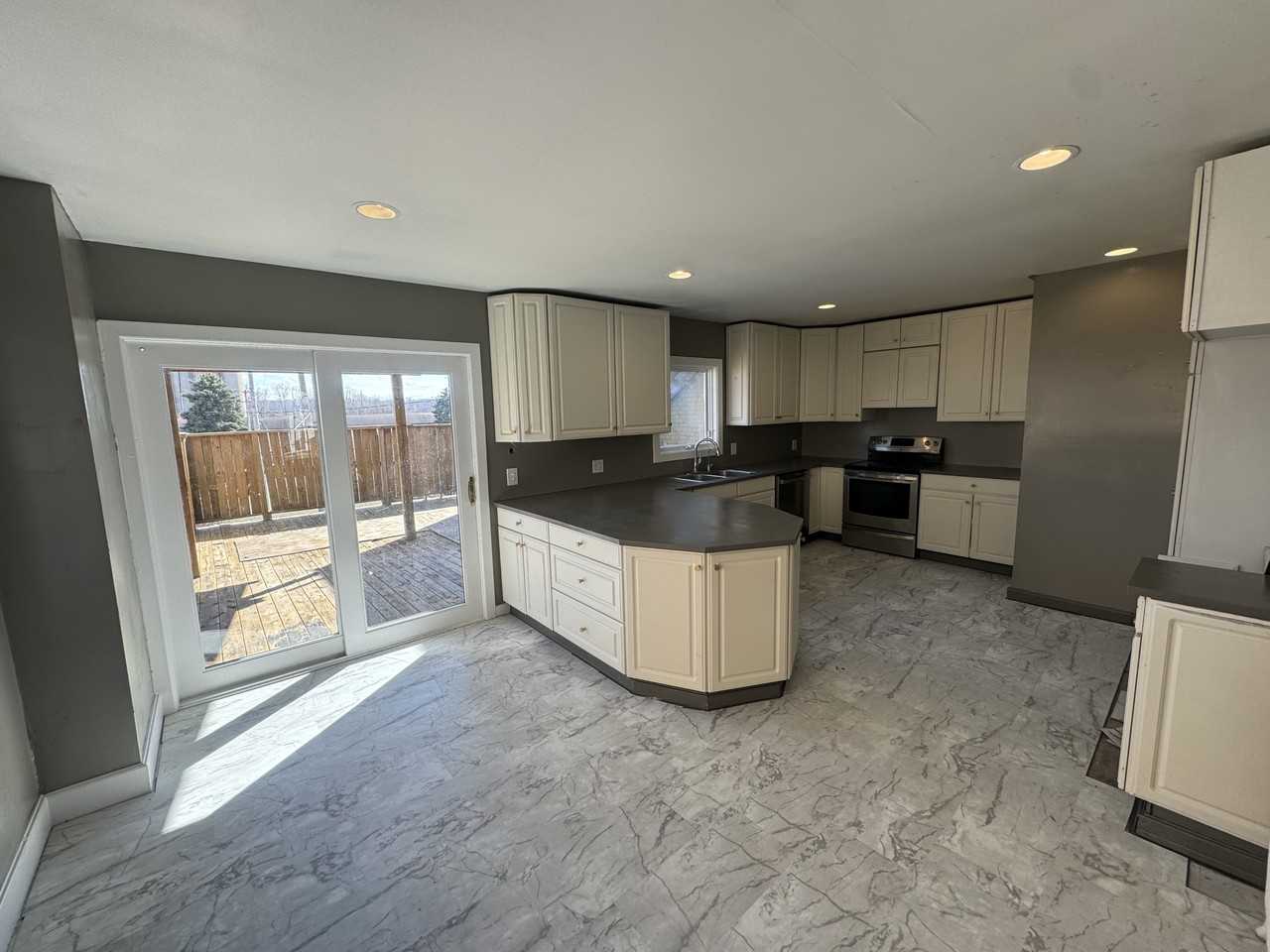 423 W Main St #A - Photo 3 of 13