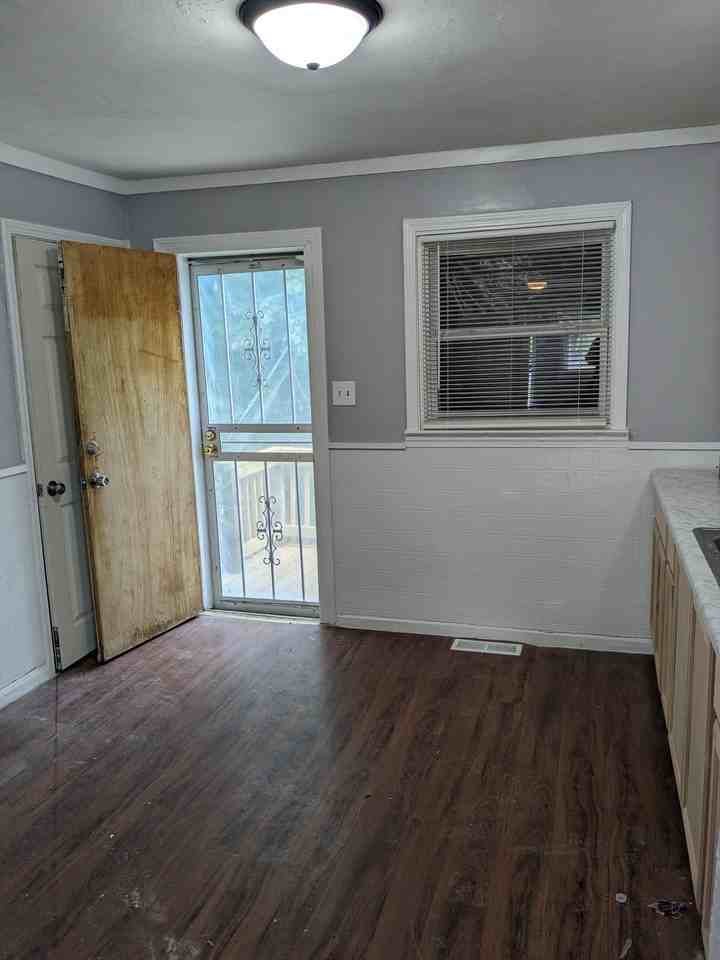 3927 Jackson Ave #NA - Photo 6 of 6